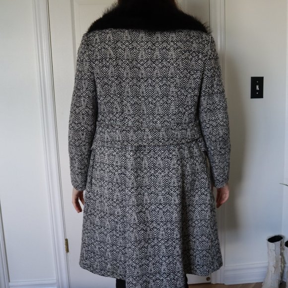 LUXURIOUS WOOL & FAUX FUR JACKET - Picture 3 of 9